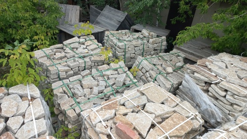 Гранитный плитняк галтованный для мощения купить в Смоленской области