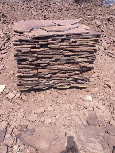 Плитняк лемезит бордовый для цоколя 1,5-2 см купить в Смоленской области