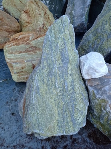 Златолит жёлтый, жёлто-зелёный глыбки и валуны для ланшафтного дизайна купить в Смоленской области