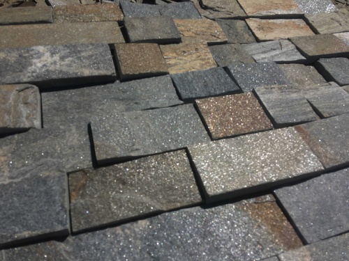 Плитка пилёная златолит Уральский для цоколя, отмостки купить в Смоленской области