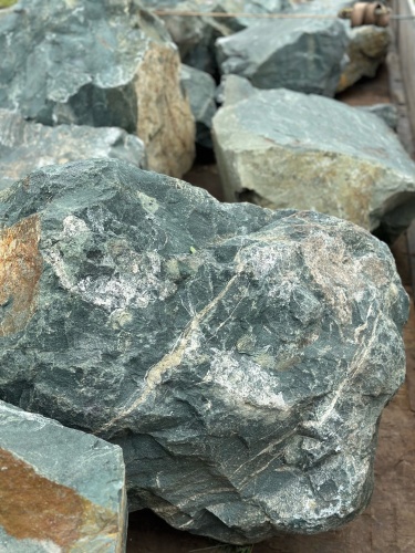 Камни для ландшафтного дизайна зелёные 10-60 килограмм купить в Смоленской области