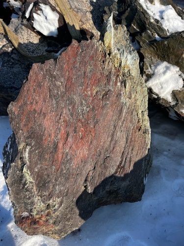 Ландшафтные глыбы красно-фиолетовые 200-1000 килограмм купить в Смоленской области