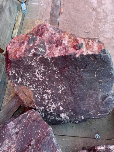 Камни для ландшафтного дизайна красно-фиолетовые 10-60 килограмм купить в Смоленской области