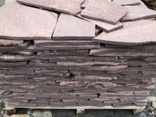 Плитняк лемезит бордовый для облицовки цоколя 20-25 мм  купить в Смоленской области