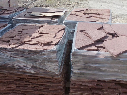 Плитняк лемезит бордовый для облицовки цоколя 20-25 мм  купить в Смоленской области