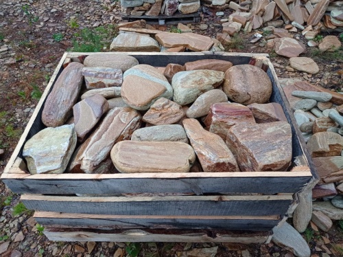 Златолит жёлтый, жёлто-зелёный глыбки и валуны для ланшафтного дизайна купить в Смоленской области